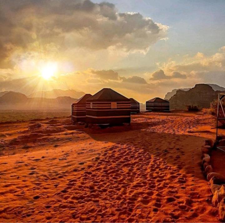 Moon City With Sunset Tour Wadi Rum Esterno foto