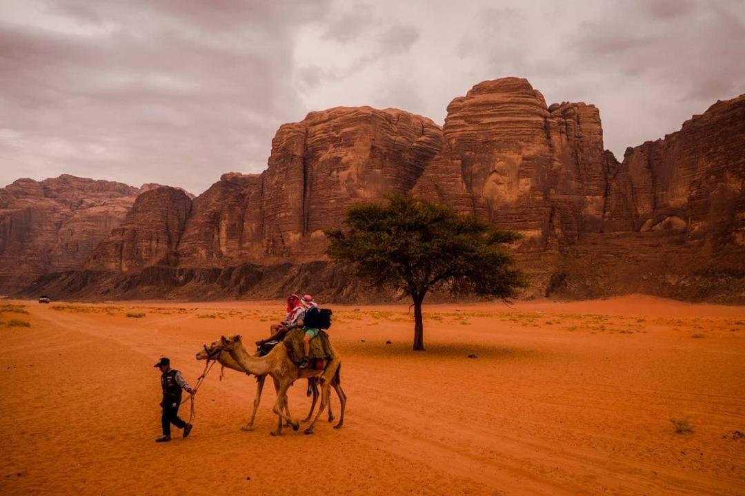 Moon City With Sunset Tour Wadi Rum Esterno foto